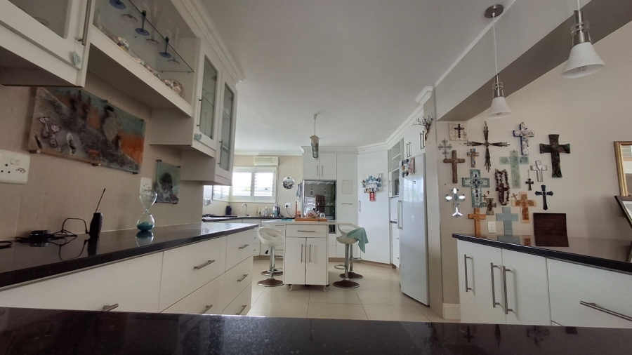 3 Bedroom Property for Sale in Boggomsbaai Western Cape